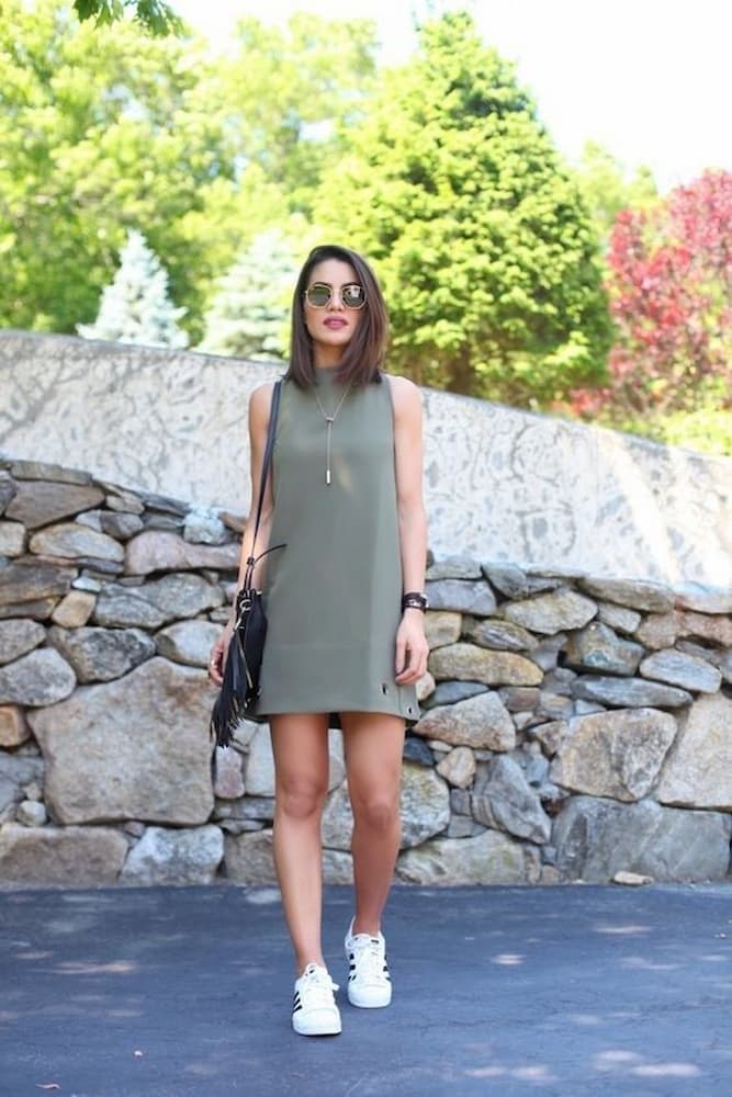 look feminino para o dia a dia com vestido reto