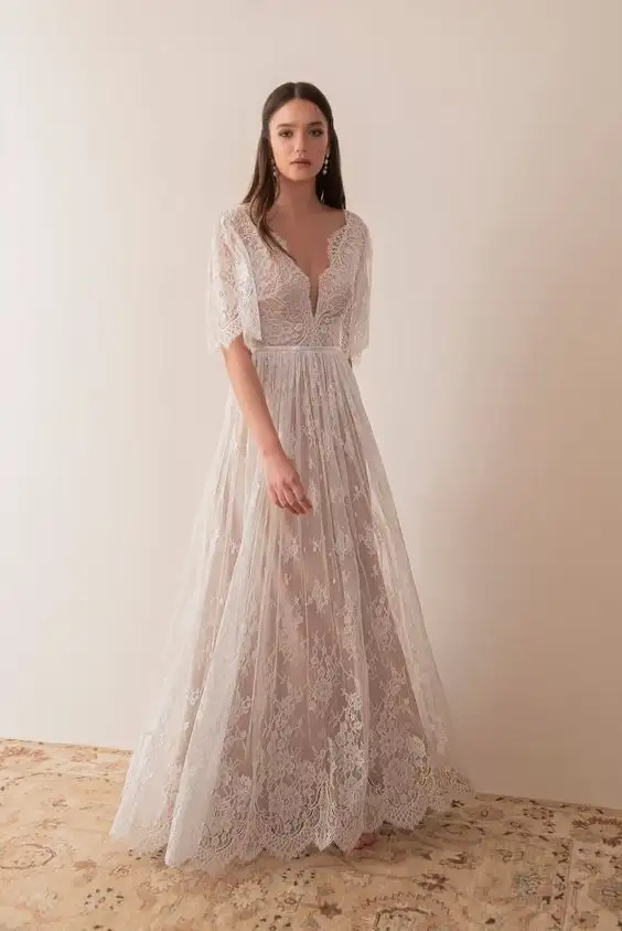 Modelo de vestido simples de noiva todo em renda