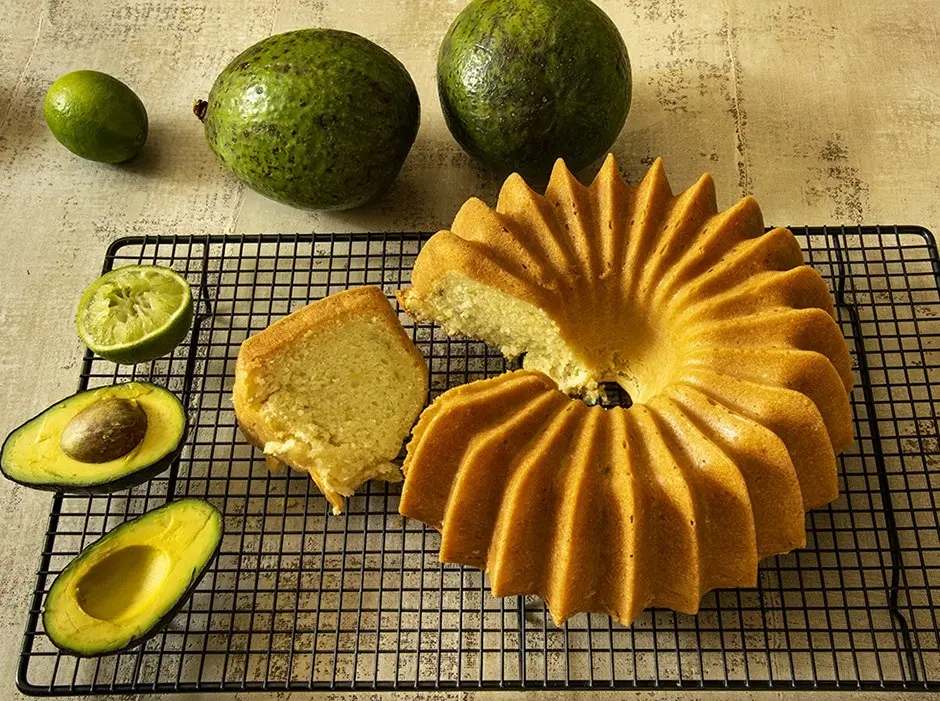 receita de bolo de abacate fácil de fazer