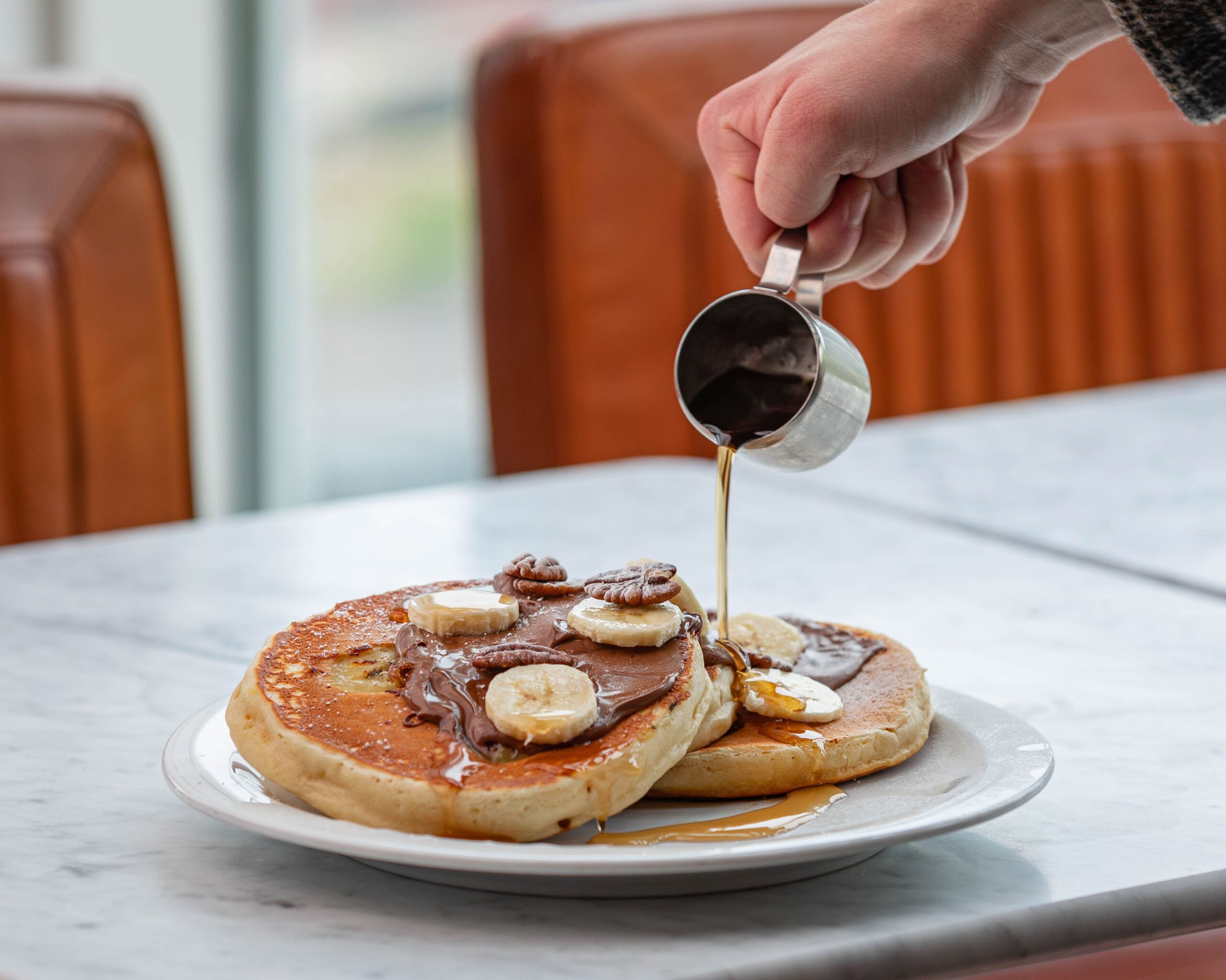 receita de panqueca americana doce com banana chocolate e mel