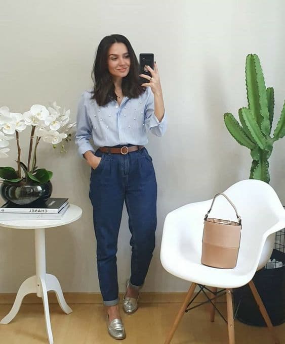 look para entrevista de emprego com calça jeans e camisa azul