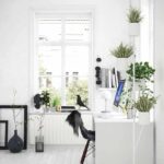 feng shui para home office clean decorado com vasos de plantas