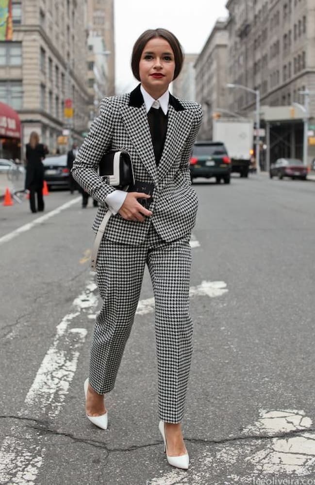 look com conjunto de alfaiataria feminino e scarpin branco 