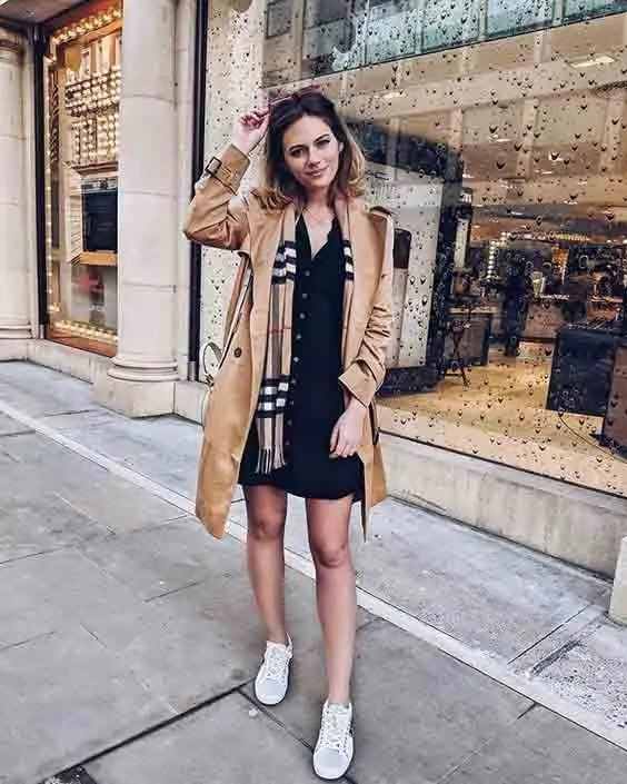 vestido para usar no inverno com tênis e cachecol 