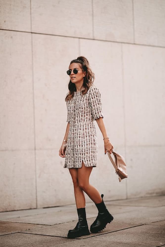 Looks para usar com bota coturno e vestido curto 