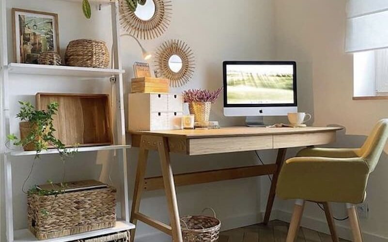 decoração em cores claras e neutras para home office pequeno