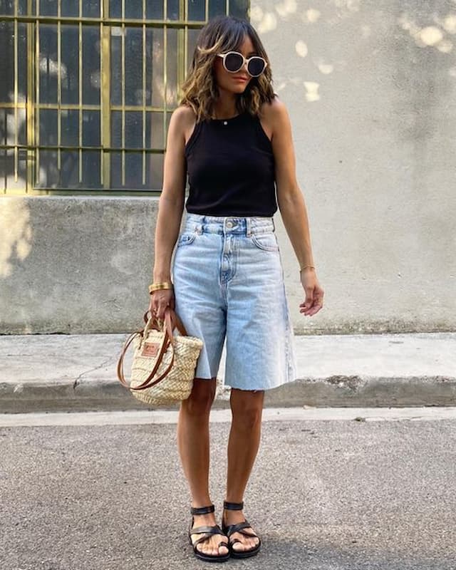 look para churrasco com bermuda jeans e regata preta 