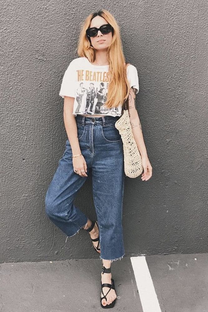 rasteirinha para looks de verão com calça jeans e camiseta 