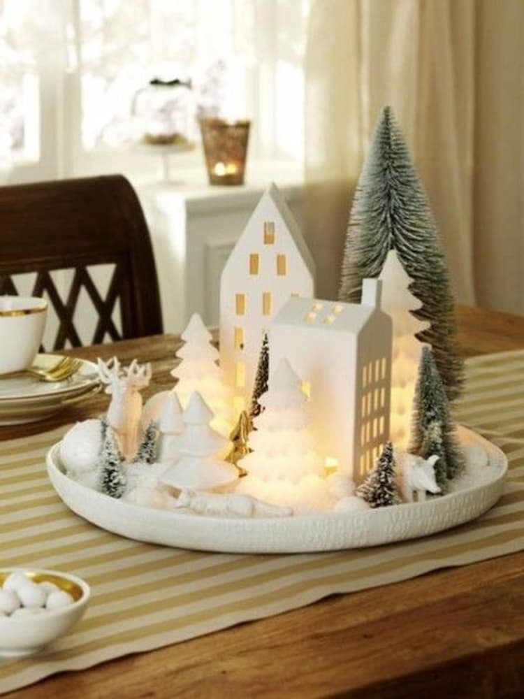 Arranjo de mesa com velas para decoração de natal para sala 