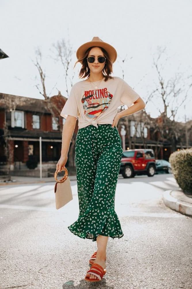 calça verde de bolinhas para look com camiseta estampada