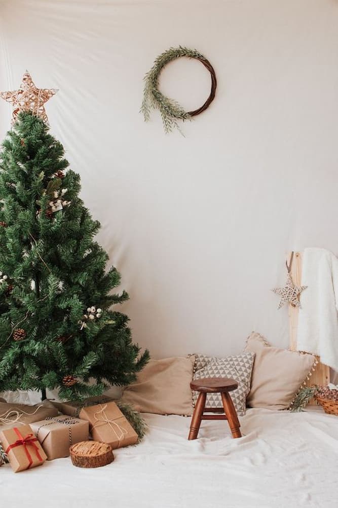 decoração simples de natal para sala com estilo escandinavo