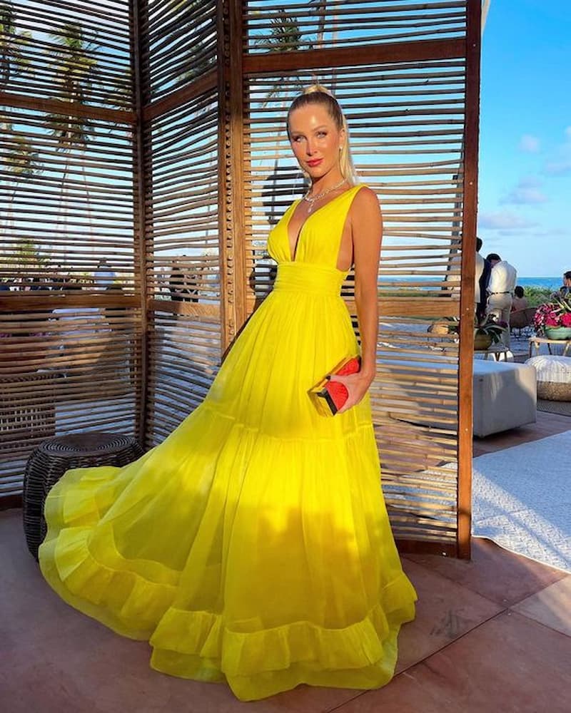 look para casamento de dia com vestido amarelo 