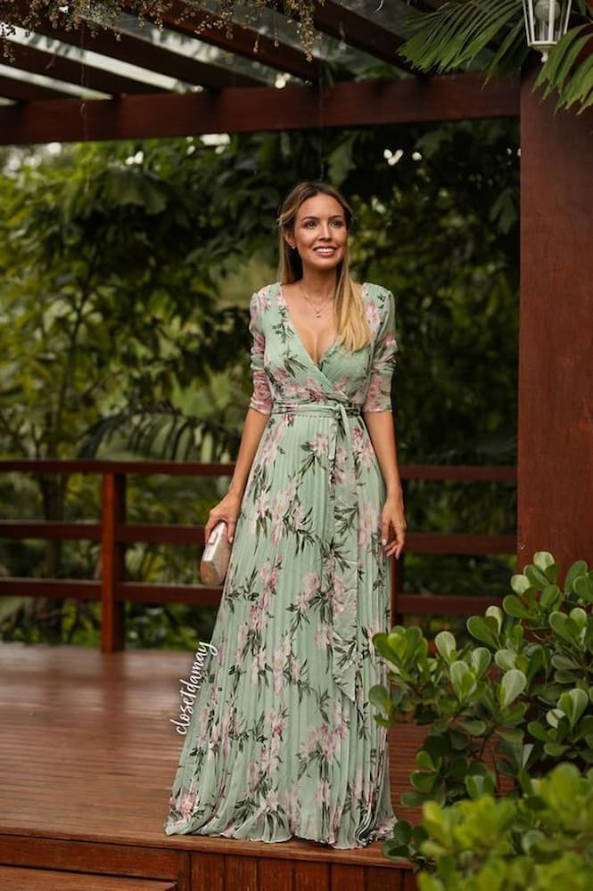 look para casamento de dia convidada com vestido floral