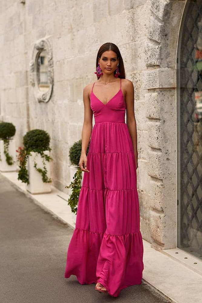 look para casamento de dia simples com vestido rosa 