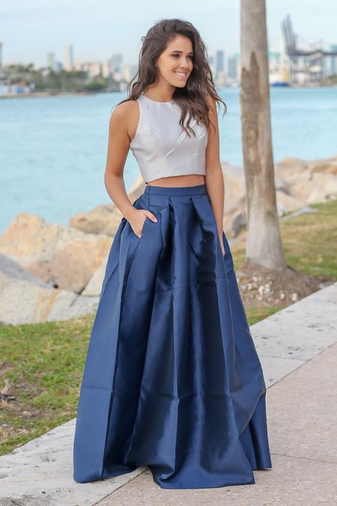 saia azul de seda para look para casamento de dia convidada