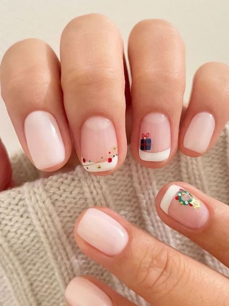 ideia delicada para decoração de unhas para Natal