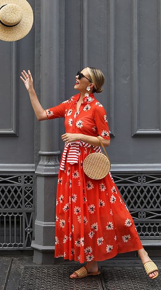 look com vestido longo estampado floral e rasteirinha 