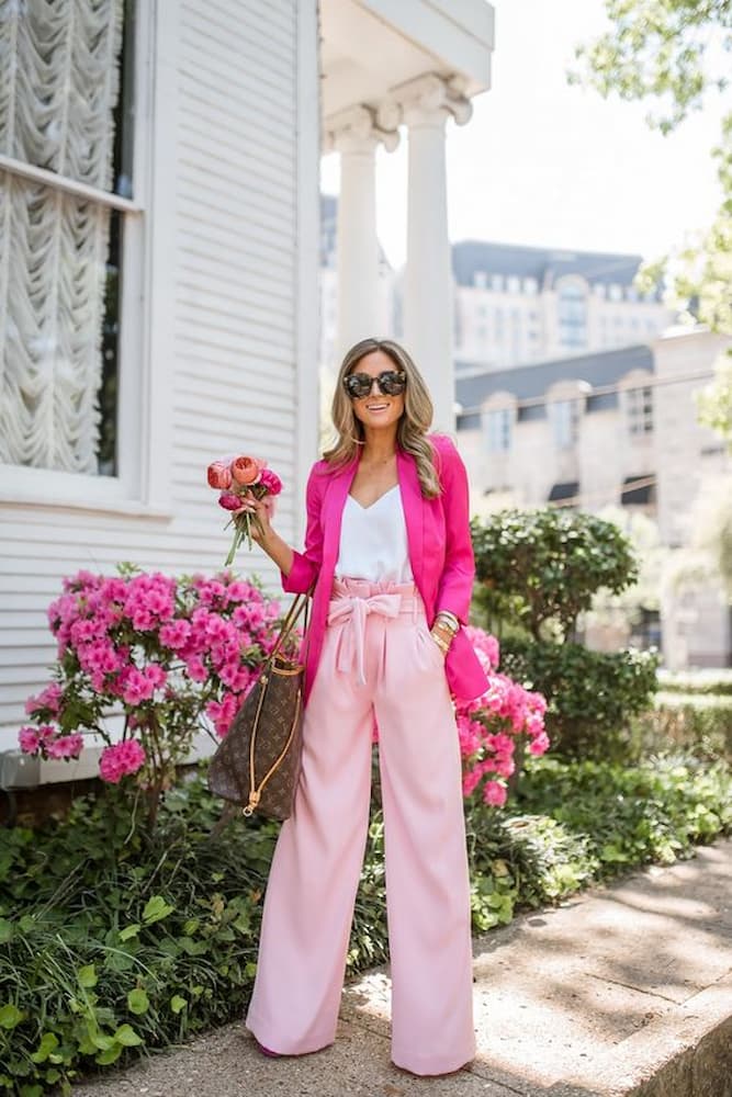 looks com calça rosa pantalona e blazer pink