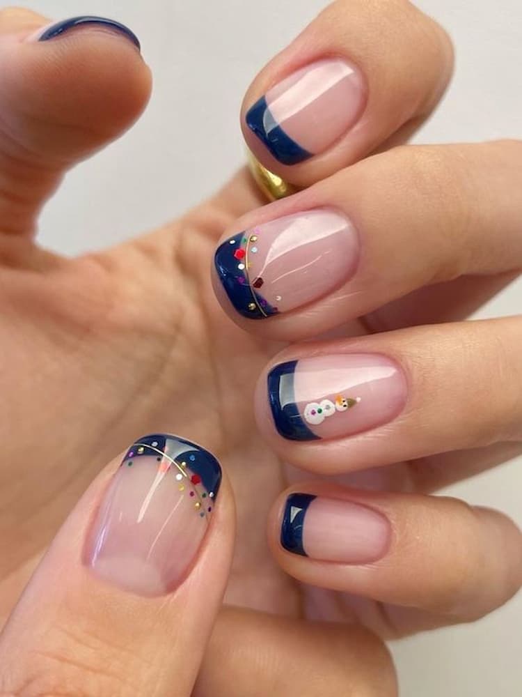 unhas decoradas Natal com detalhes delicados 