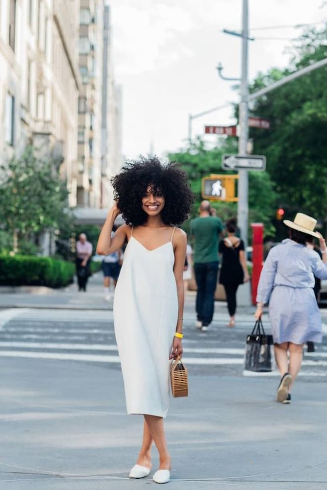 look com vestido midi de alcinha branco