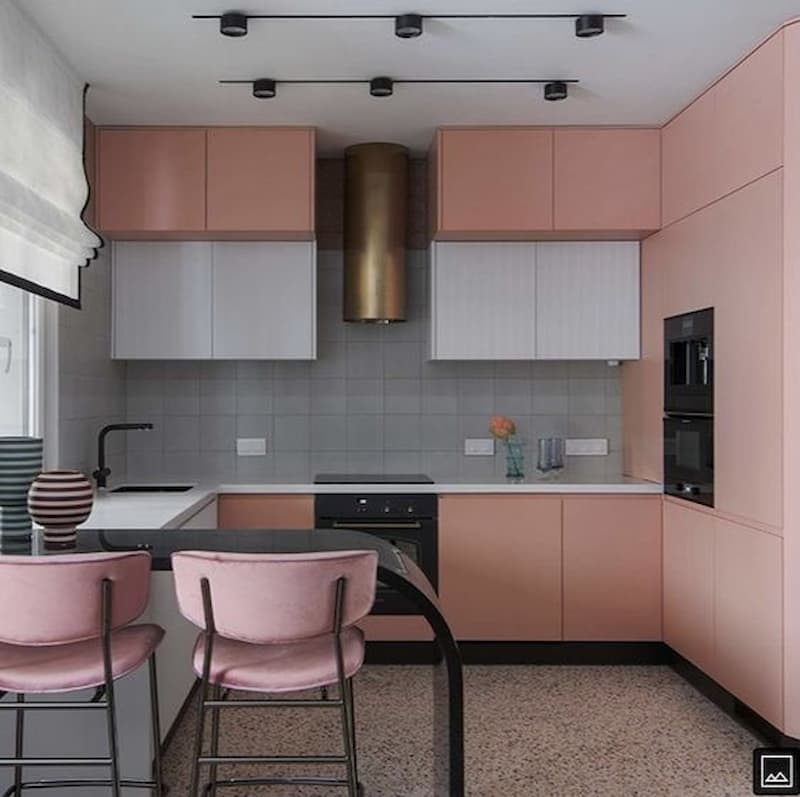 decoração clean para cozinha rosa e branca moderna