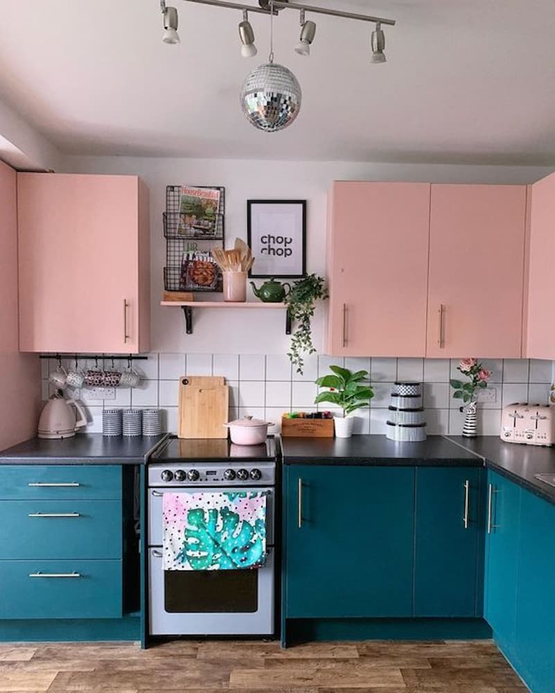 decoração de cozinha rosa e azul simples 