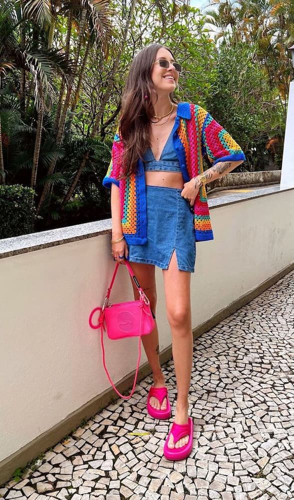 look de crochê para o verão com kimono colorido 