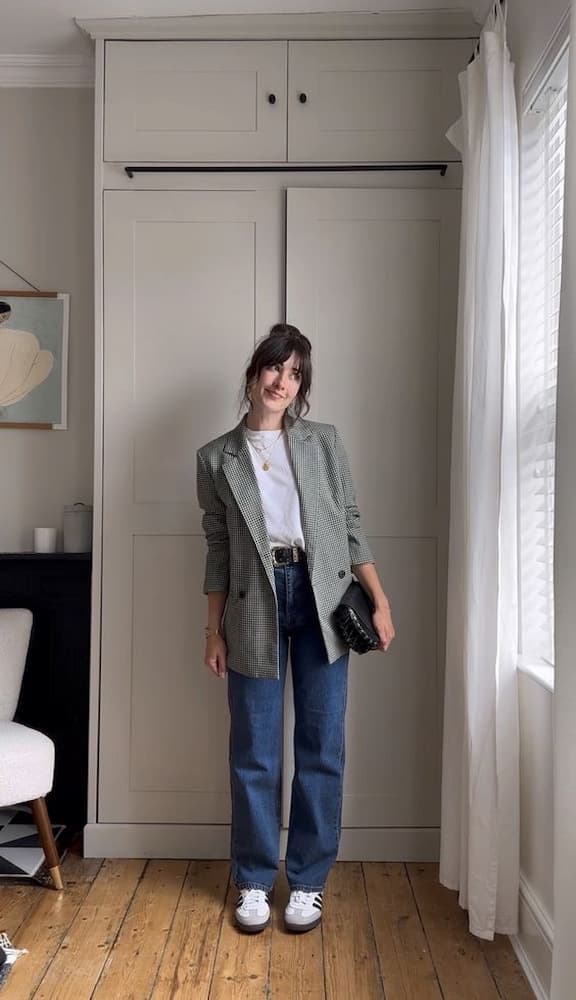 look para cinema com blazer e calça jeans 