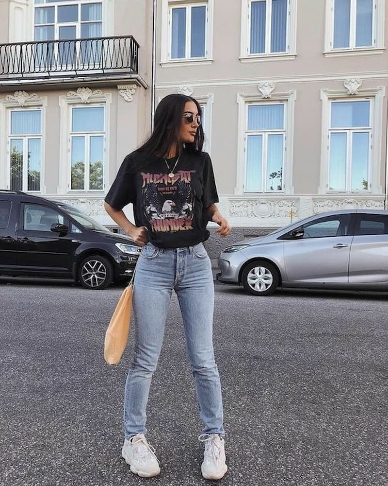 look para ir ao cinema com calça jeans e camiseta