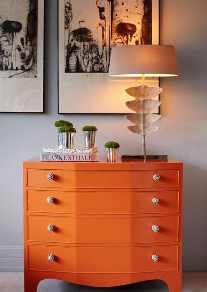 móveis coloridos para decoração de casa com comoda laranja