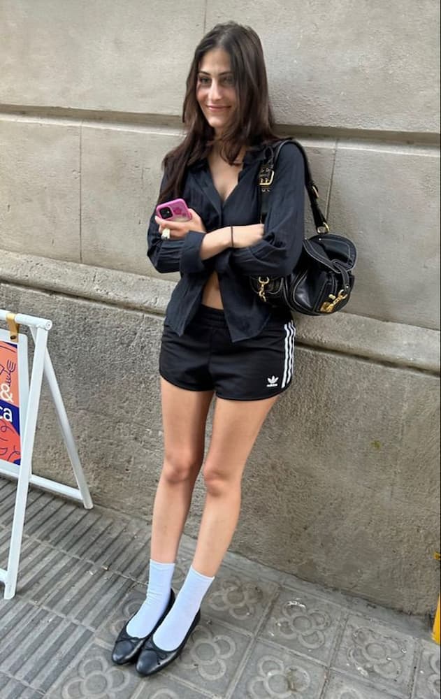 look com shorts adidas preto e sapatilha