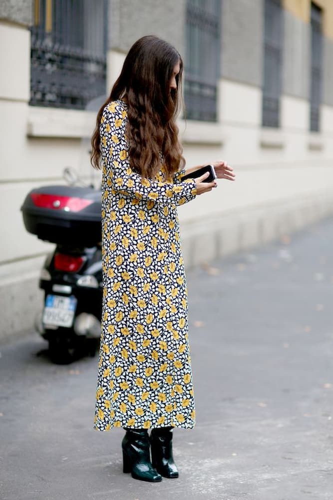 look com vestido longa de manga comprida estampado