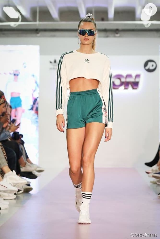 look todo adidas com shorts 