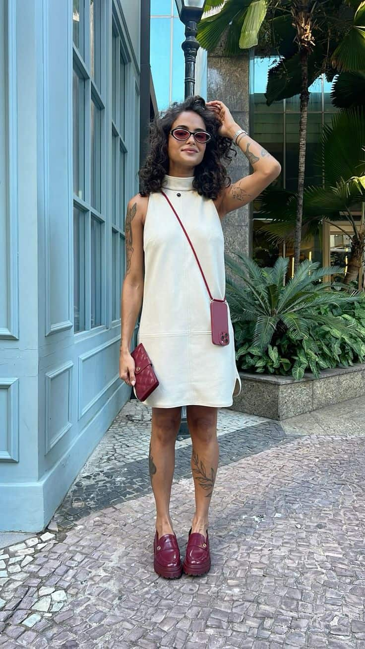 look com mocassim e vestido branco